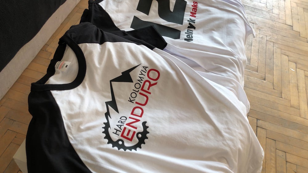 Same Te Studio – Брендинг та ребрендинг enduro футболки